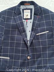 MaxSold Auction: A Fish Named Fred Men’s Window Pane Check Pattern Navy Blazer Sz 44 - Newmarket (Ontario, Canada) SELLER MANAGED Reseller Online Auction - Silken Laumann Drive