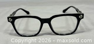 MaxSold Auction: Clear Lens Non Prescription Glasses  - Newmarket (Ontario, Canada) SELLER MANAGED Reseller Online Auction - Silken Laumann Drive