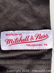 MaxSold Auction: Mitchell & Ness Montreal Expos T-shirt Sz M - Newmarket (Ontario, Canada) SELLER MANAGED Reseller Online Auction - Silken Laumann Drive