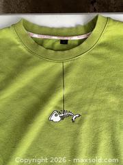 MaxSold Auction: Natural Design Men’s Pullover Sz L - Newmarket (Ontario, Canada) SELLER MANAGED Reseller Online Auction - Silken Laumann Drive