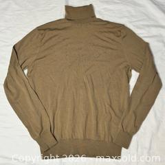 MaxSold Auction: Suitsupply Men’s 100% Merino Wool Turtleneck Sweater XL - Newmarket (Ontario, Canada) SELLER MANAGED Reseller Online Auction - Silken Laumann Drive