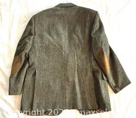 MaxSold Auction: Vintage DAKS Men’s Wool Herringbone Hunting Jacket Blazer Suede Patches Sz 46? - Newmarket (Ontario, Canada) SELLER MANAGED Reseller Online Auction - Silken Laumann Drive