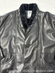 MaxSold Auction: Vintage Pervin & Co Men’s Leather Sherpa Lined Jacket  - Newmarket (Ontario, Canada) SELLER MANAGED Reseller Online Auction - Silken Laumann Drive