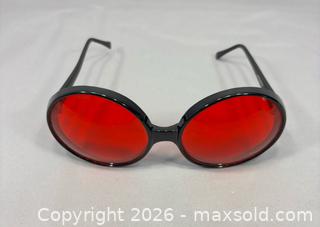 MaxSold Auction: Women’s Retro Style Sunglasses - Newmarket (Ontario, Canada) SELLER MANAGED Reseller Online Auction - Silken Laumann Drive