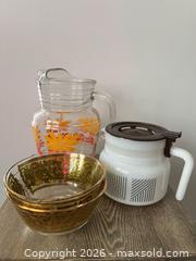 MaxSold Auction: Retro Mid-Century Kitchen Lot – Culver 22K Gold, Daisy Pitcher & Glass Juicer - Oshawa (Ontario, Canada) SELLER MANAGED Downsizing Online Auction - Arthur Street Arthur