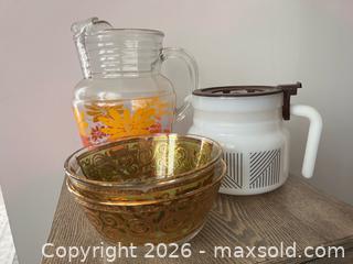 MaxSold Auction: Retro Mid-Century Kitchen Lot – Culver 22K Gold, Daisy Pitcher & Glass Juicer - Oshawa (Ontario, Canada) SELLER MANAGED Downsizing Online Auction - Arthur Street Arthur