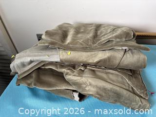 MaxSold Auction: Assorted Fabric - Toronto (Ontario, Canada) PARTNER MANAGED Estate Sale Online Auction - Arlene Crescent