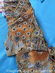 MaxSold Auction: Paisley & floral material - Toronto (Ontario, Canada) PARTNER MANAGED Estate Sale Online Auction - Arlene Crescent