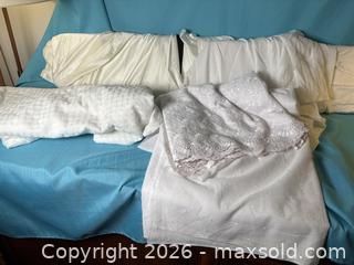 MaxSold Auction: White Material - Toronto (Ontario, Canada) PARTNER MANAGED Estate Sale Online Auction - Arlene Crescent