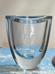 MaxSold Auction: Clear Glass Vase, Mid-Century / Art Glass, Signed Base - Toronto (Ontario, Canada) SELLER MANAGED Downsizing Online Auction - O'connor Drive (CONDO)