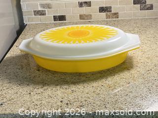 MaxSold Auction: Vintage Pyrex 1.5 Qt Divided Casserole Dish - Sunflower Yellow - Toronto (Ontario, Canada) SELLER MANAGED Downsizing Online Auction - O'connor Drive (CONDO)