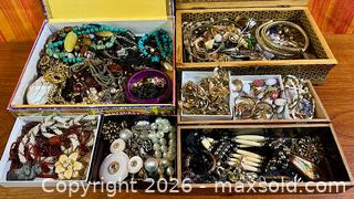 MaxSold Auction: Estate Jewelry - Hamilton (Ontario, Canada) SELLER MANAGED Estate Sale Online Auction - Gertrude Street