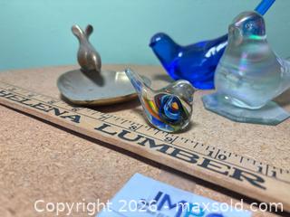 MaxSold Auction: Birds! - Fremont (California, USA) PARTNER MANAGED Estate Sale Online Auction - Las Palmas Avenue