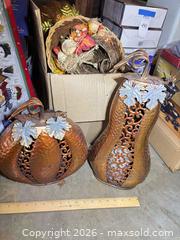 MaxSold Auction: Fall and Christmas - Fremont (California, USA) PARTNER MANAGED Estate Sale Online Auction - Las Palmas Avenue