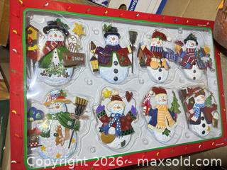 MaxSold Auction: Fall and Christmas - Fremont (California, USA) PARTNER MANAGED Estate Sale Online Auction - Las Palmas Avenue