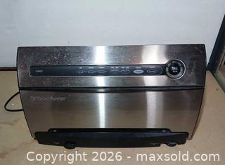 MaxSold Auction: Food Saver V3825 and All The Bags You'll Ever Need, Plus Containers! - Fremont (California, USA) PARTNER MANAGED Estate Sale Online Auction - Las Palmas Avenue