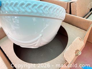 MaxSold Auction: Longaberger Collectors Club Porcelain - Fremont (California, USA) PARTNER MANAGED Estate Sale Online Auction - Las Palmas Avenue