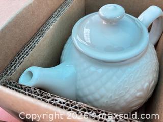 MaxSold Auction: Longaberger Collectors Club Porcelain - Fremont (California, USA) PARTNER MANAGED Estate Sale Online Auction - Las Palmas Avenue