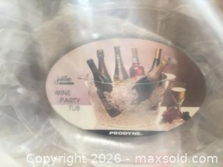 MaxSold Auction: NIB Plastic Storage Containers - Fremont (California, USA) PARTNER MANAGED Estate Sale Online Auction - Las Palmas Avenue