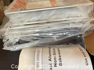MaxSold Auction: Nonstick Bakeware and Pots - Unused - Fremont (California, USA) PARTNER MANAGED Estate Sale Online Auction - Las Palmas Avenue