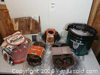 MaxSold Auction: Pressure Cooker and Cake molds - Fremont (California, USA) PARTNER MANAGED Estate Sale Online Auction - Las Palmas Avenue