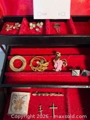 MaxSold Auction: Vintage Costume Jewelry & Jewelry Box - Fremont (California, USA) PARTNER MANAGED Estate Sale Online Auction - Las Palmas Avenue