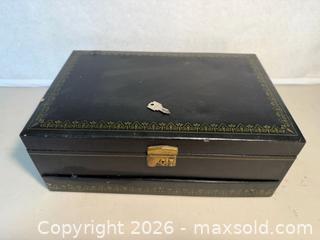 MaxSold Auction: Vintage Costume Jewelry & Jewelry Box - Fremont (California, USA) PARTNER MANAGED Estate Sale Online Auction - Las Palmas Avenue