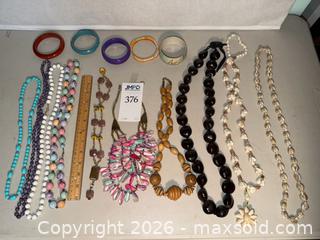 MaxSold Auction: Wood Shell & Beaded Costume Jewelry - Fremont (California, USA) PARTNER MANAGED Estate Sale Online Auction - Las Palmas Avenue