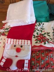 MaxSold Auction: Christmas Kitchen Linen Lot — Towels, Runner & Pot Holders (13+ pcs) - Markham (Ontario, Canada) SELLER MANAGED Downsizing Online Auction - Carlton Road