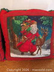MaxSold Auction: Christmas Throw Pillow and Oven Mitt Set (3 Pieces) - Markham (Ontario, Canada) SELLER MANAGED Downsizing Online Auction - Carlton Road
