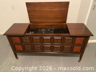 MaxSold Auction: Electrohome Console Stereo Cabinet with Dual 1210 Turntable - Wilmot (Ontario, Canada) PARTNER MANAGED Estate Sale Online Auction - Summit Crescent