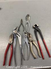 MaxSold Auction: Lot of Pliers - Wilmot (Ontario, Canada) PARTNER MANAGED Estate Sale Online Auction - Summit Crescent
