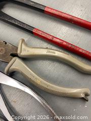 MaxSold Auction: Lot of Pliers - Wilmot (Ontario, Canada) PARTNER MANAGED Estate Sale Online Auction - Summit Crescent
