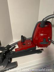 MaxSold Auction: SEBO Red AIRBELT Premium K3 Canister w/ ET-1 Power Head & Extras - Wilmot (Ontario, Canada) PARTNER MANAGED Estate Sale Online Auction - Summit Crescent