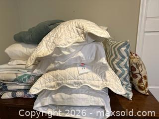 MaxSold Auction: Assorted Floral & Teal Decorative and Bed Pillows (4+) - Alexandria (Virginia, USA) SELLER MANAGED Downsizing Online Auction - Fort Worth Avenue