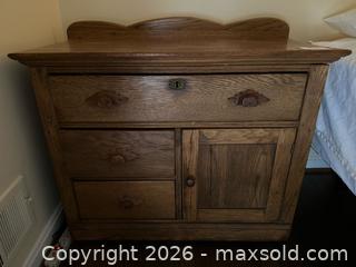 MaxSold Auction: Oak Rustic Farmhouse Chest of Drawers with Cabinet, Medium Brown - Alexandria (Virginia, USA) SELLER MANAGED Downsizing Online Auction - Fort Worth Avenue