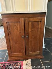MaxSold Auction: Small Marble Top Accent Table with Wood Base - Alexandria (Virginia, USA) SELLER MANAGED Downsizing Online Auction - Fort Worth Avenue