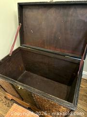 MaxSold Auction: Small Wicker & Wood Storage Trunk with Hinged Lid - Alexandria (Virginia, USA) SELLER MANAGED Downsizing Online Auction - Fort Worth Avenue