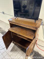 MaxSold Auction: Vizio 24-inch LED/LCD TV D241-G1 (D24f-G1) and tv stand - Alexandria (Virginia, USA) SELLER MANAGED Downsizing Online Auction - Fort Worth Avenue