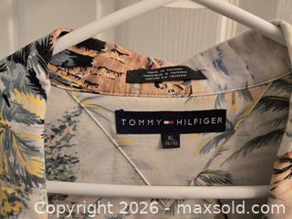 MaxSold Auction: Bowling Hawaiian shirt # 5 - Abbotsford (British Columbia, Canada) SELLER MANAGED Downsizing Online Auction - Auguston Parkway South