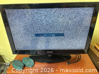 MaxSold Auction: Samsung 32" LN32D403 Flat-Screen TV with Stand & Accessories - Orange (Texas, USA) SELLER MANAGED Estate Sale Online Auction - Camelot Street