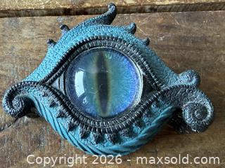 MaxSold Auction: Dragon eye trinket box - New Westminster (British Columbia, Canada) SELLER MANAGED Reseller Online Auction - Canfor Avenue