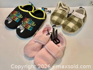 MaxSold Auction: Kids Slippers, 3 Pairs — Sizes 2/3, 9/10, 11/12 - New Westminster (British Columbia, Canada) SELLER MANAGED Reseller Online Auction - Canfor Avenue