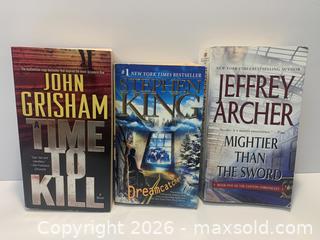 MaxSold Auction: Lot of 3 Paperback Books by Grisham, King & Archer - New Westminster (British Columbia, Canada) SELLER MANAGED Reseller Online Auction - Canfor Avenue