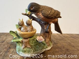 MaxSold Auction: mother bird feeding baby birds - New Westminster (British Columbia, Canada) SELLER MANAGED Reseller Online Auction - Canfor Avenue