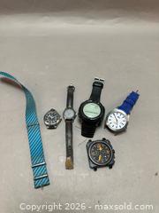 MaxSold Auction: Lot of watches - Toronto (Ontario, Canada) SELLER MANAGED Downsizing Online Auction -  Balmoral Avenue