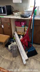 MaxSold Auction: Assorted Kitchen & Household Lot - Greater Napanee (Ontario, Canada) PARTNER MANAGED Moving Online Auction - Newburgh Road