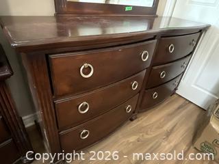 MaxSold Auction: Dresser with Mirror - Greater Napanee (Ontario, Canada) PARTNER MANAGED Moving Online Auction - Newburgh Road