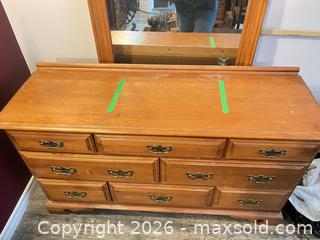 MaxSold Auction: Dresser with Mirror - Greater Napanee (Ontario, Canada) PARTNER MANAGED Moving Online Auction - Newburgh Road
