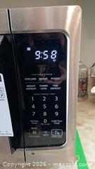 MaxSold Auction: Toshiba Microwave  - Greater Napanee (Ontario, Canada) PARTNER MANAGED Moving Online Auction - Newburgh Road